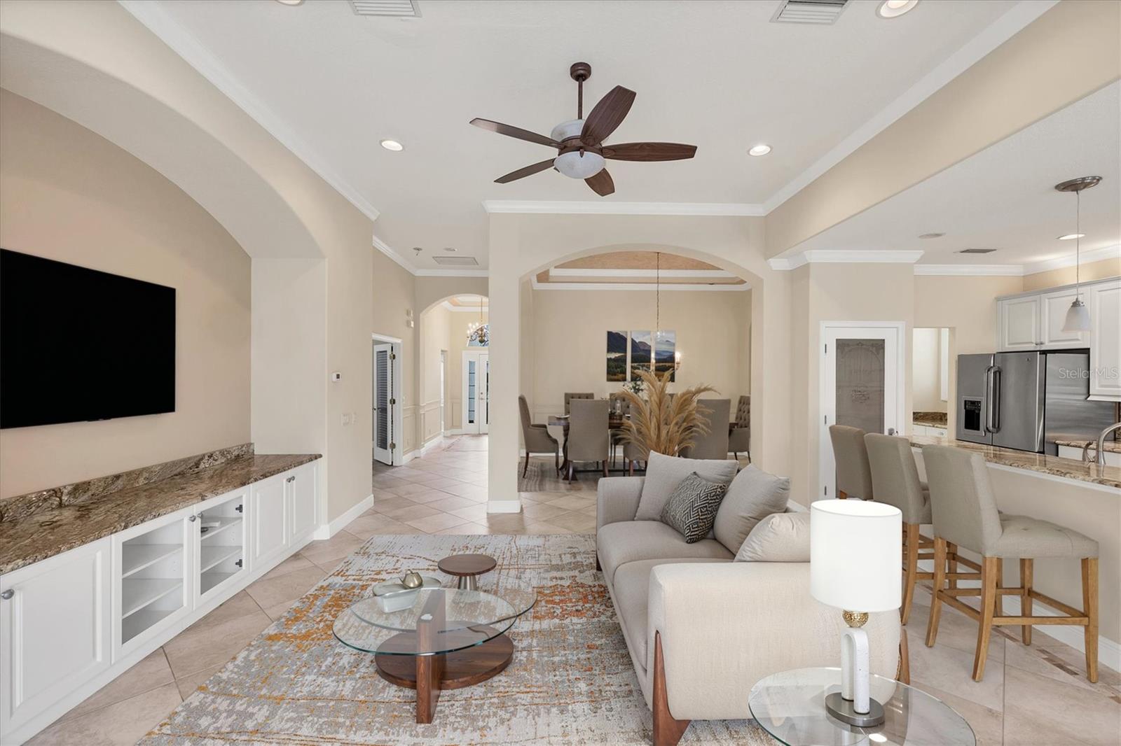 PELICAN POINTE GOLF & COUNTRY CLUB - Residential
