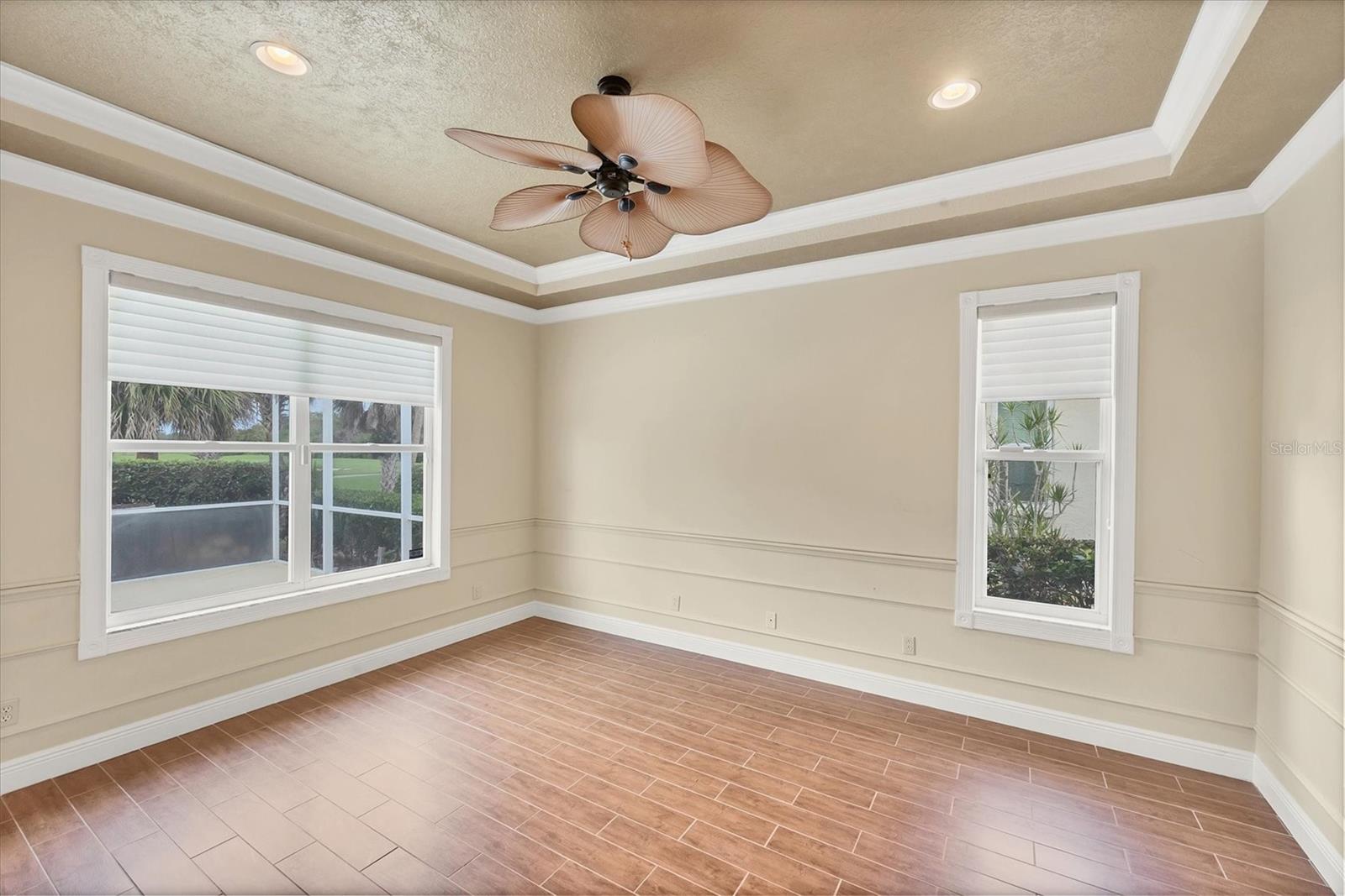 PELICAN POINTE GOLF & COUNTRY CLUB - Residential