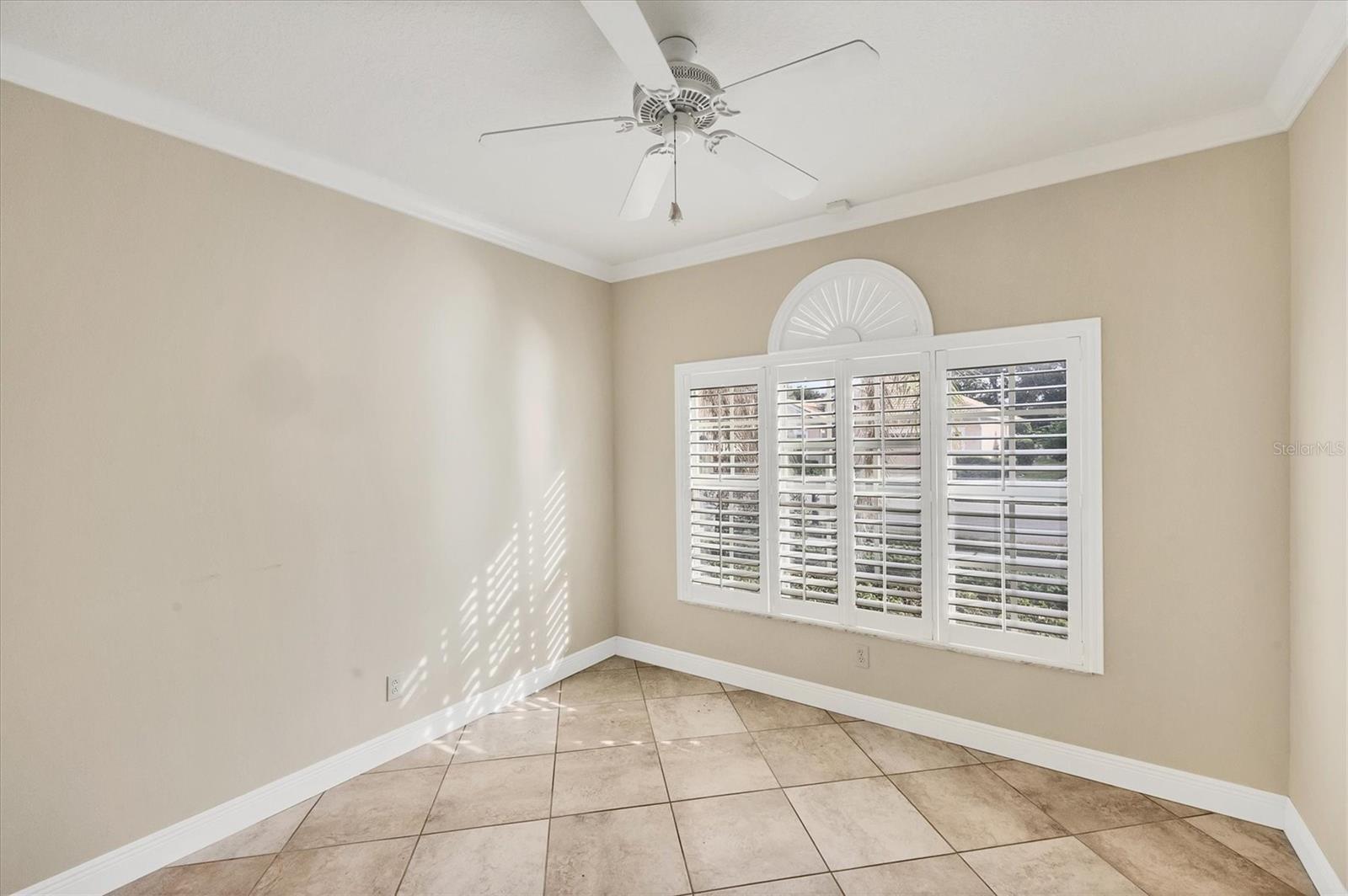 PELICAN POINTE GOLF & COUNTRY CLUB - Residential