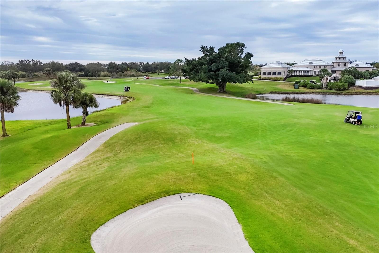 PELICAN POINTE GOLF & COUNTRY CLUB - Residential