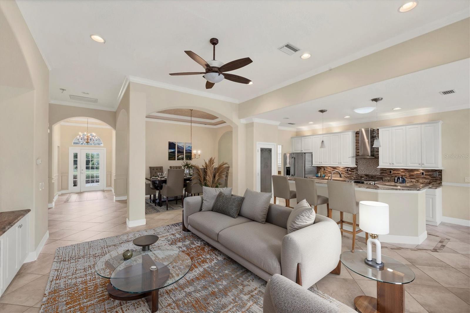PELICAN POINTE GOLF & COUNTRY CLUB - Residential