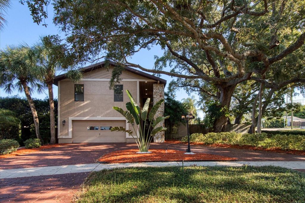 Photo of 13703 Oak Forest Boulevard N, Seminole, FL 33776 (MLS # TB8485534)