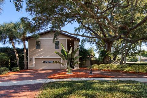 13703 OAK FOREST BOULEVARD N SEMINOLE FL 33776