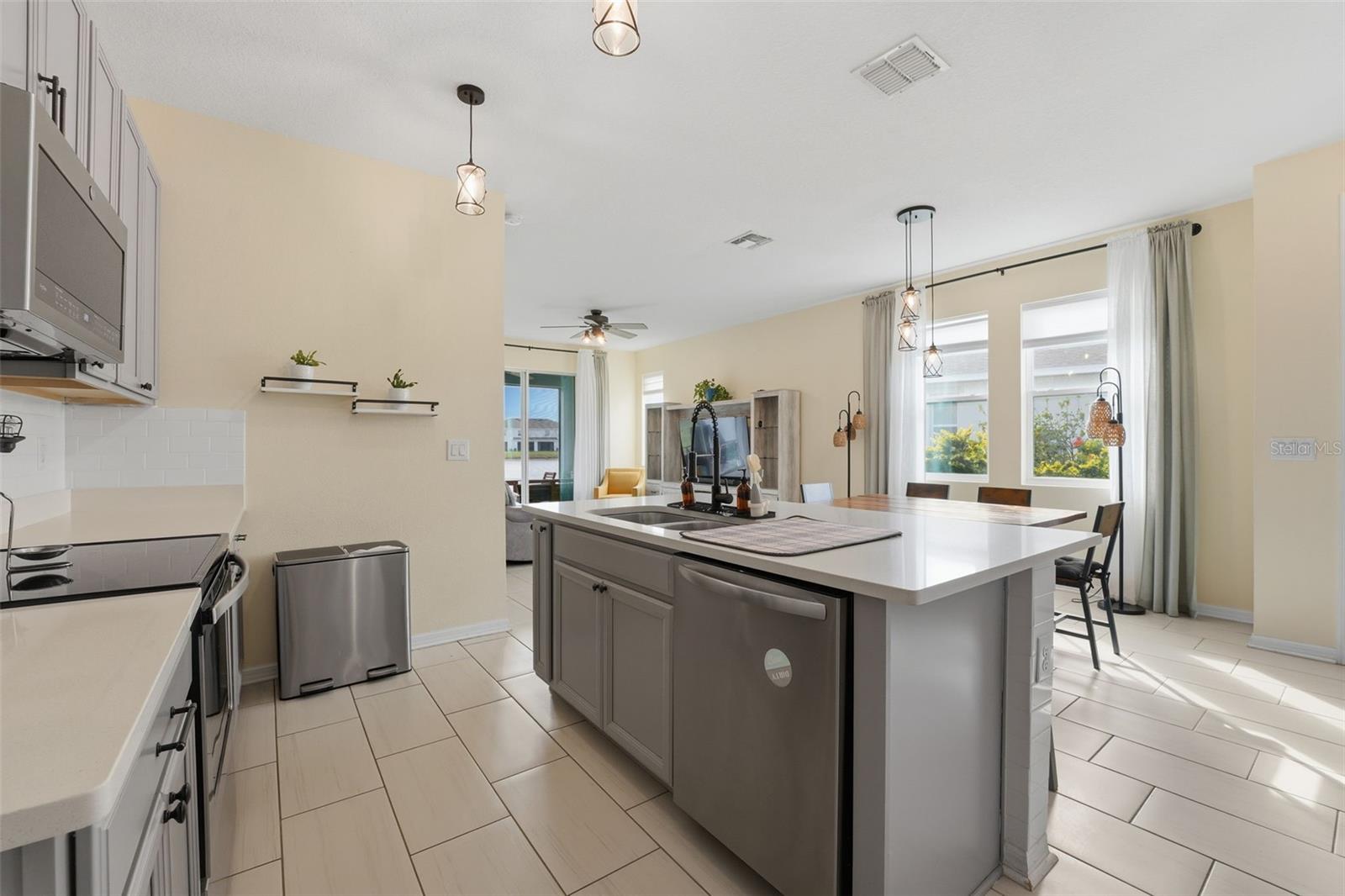 WOODLEAF HAMMOCK - Residential