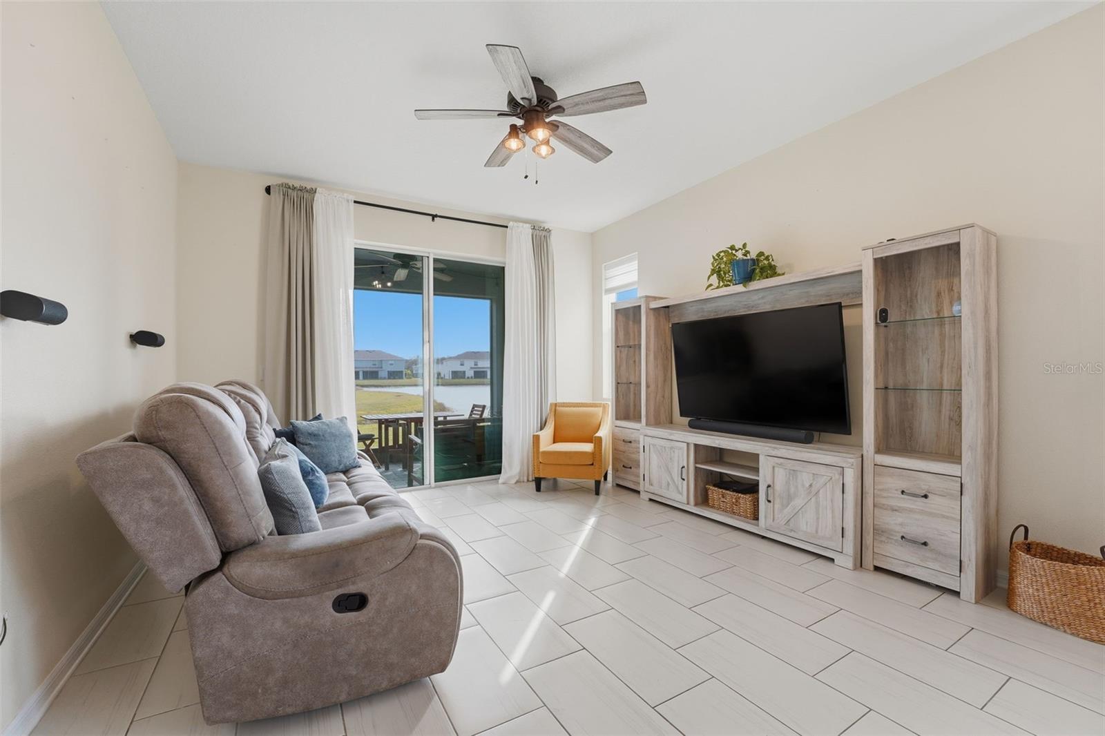 WOODLEAF HAMMOCK - Residential