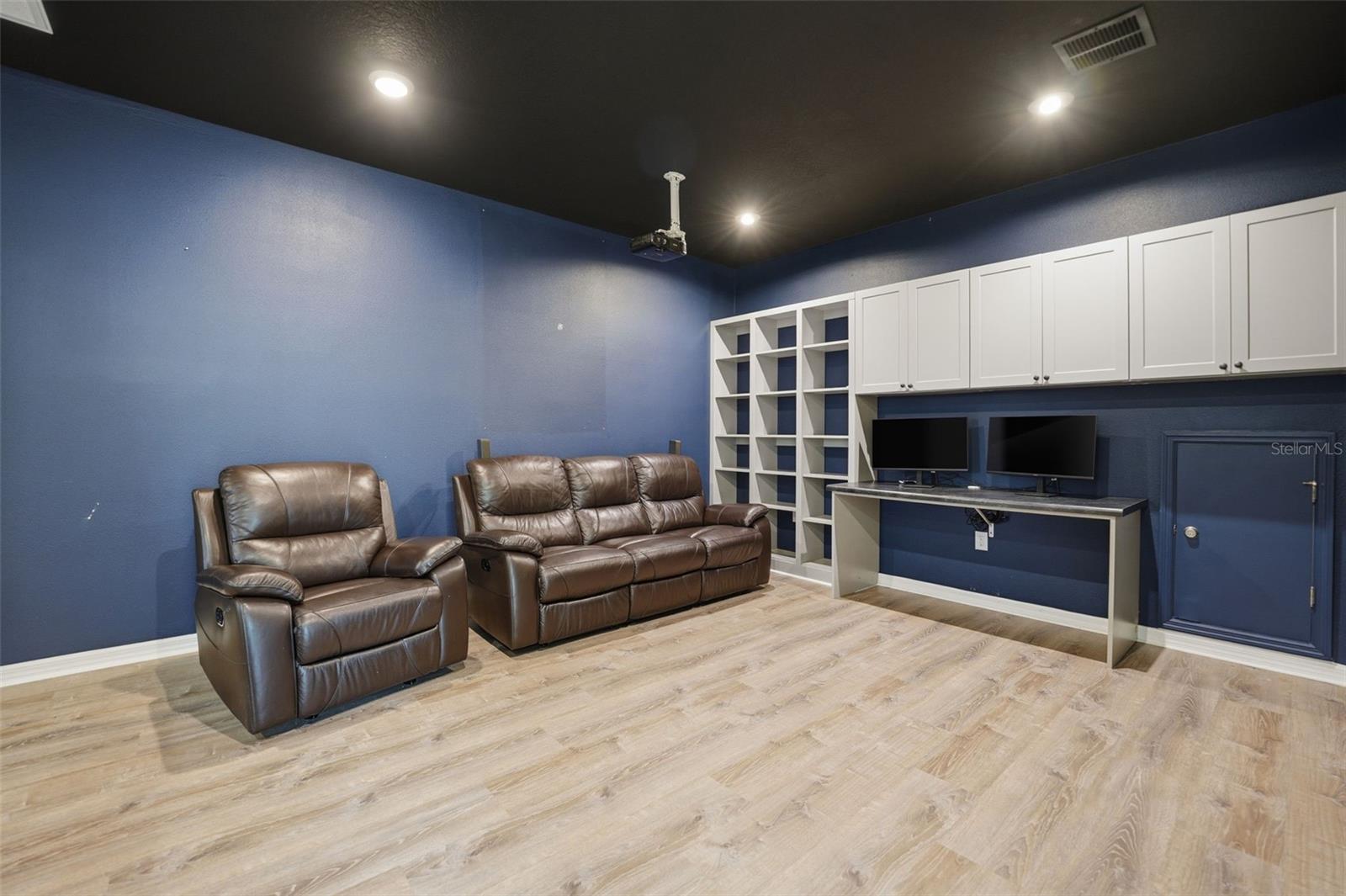 WOODLEAF HAMMOCK - Residential