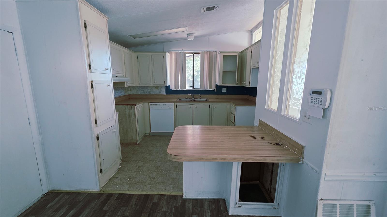 VILLAGE UNIT 04 LAKELAND - Residential