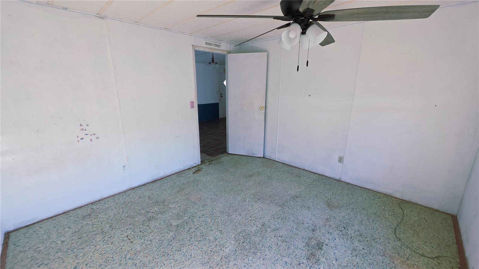 VILLAGE UNIT 04 LAKELAND - Residential