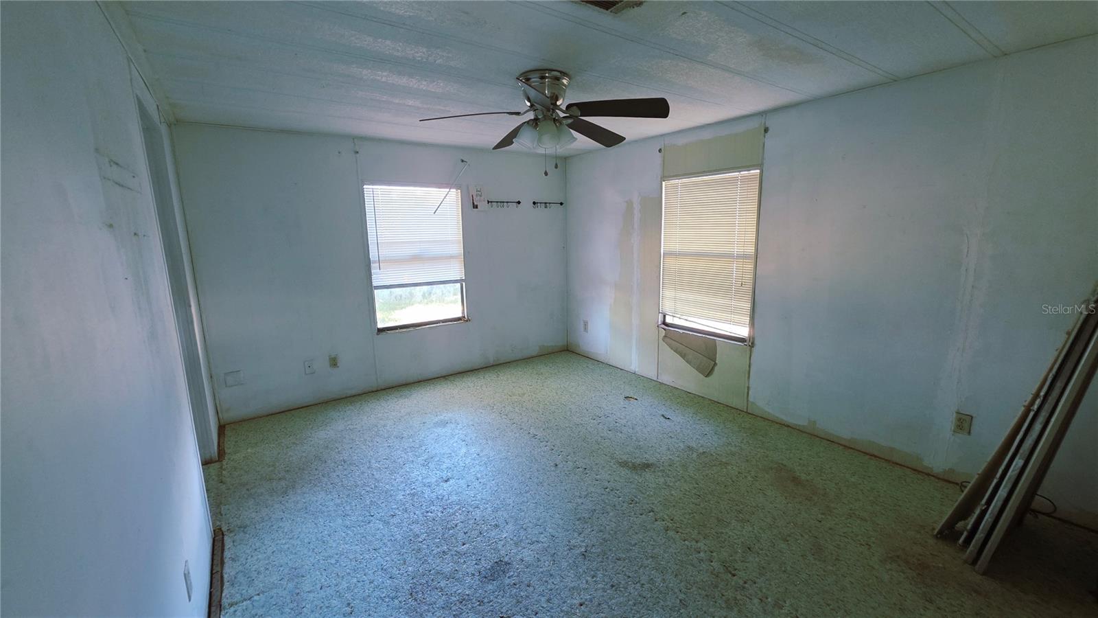 VILLAGE UNIT 04 LAKELAND - Residential