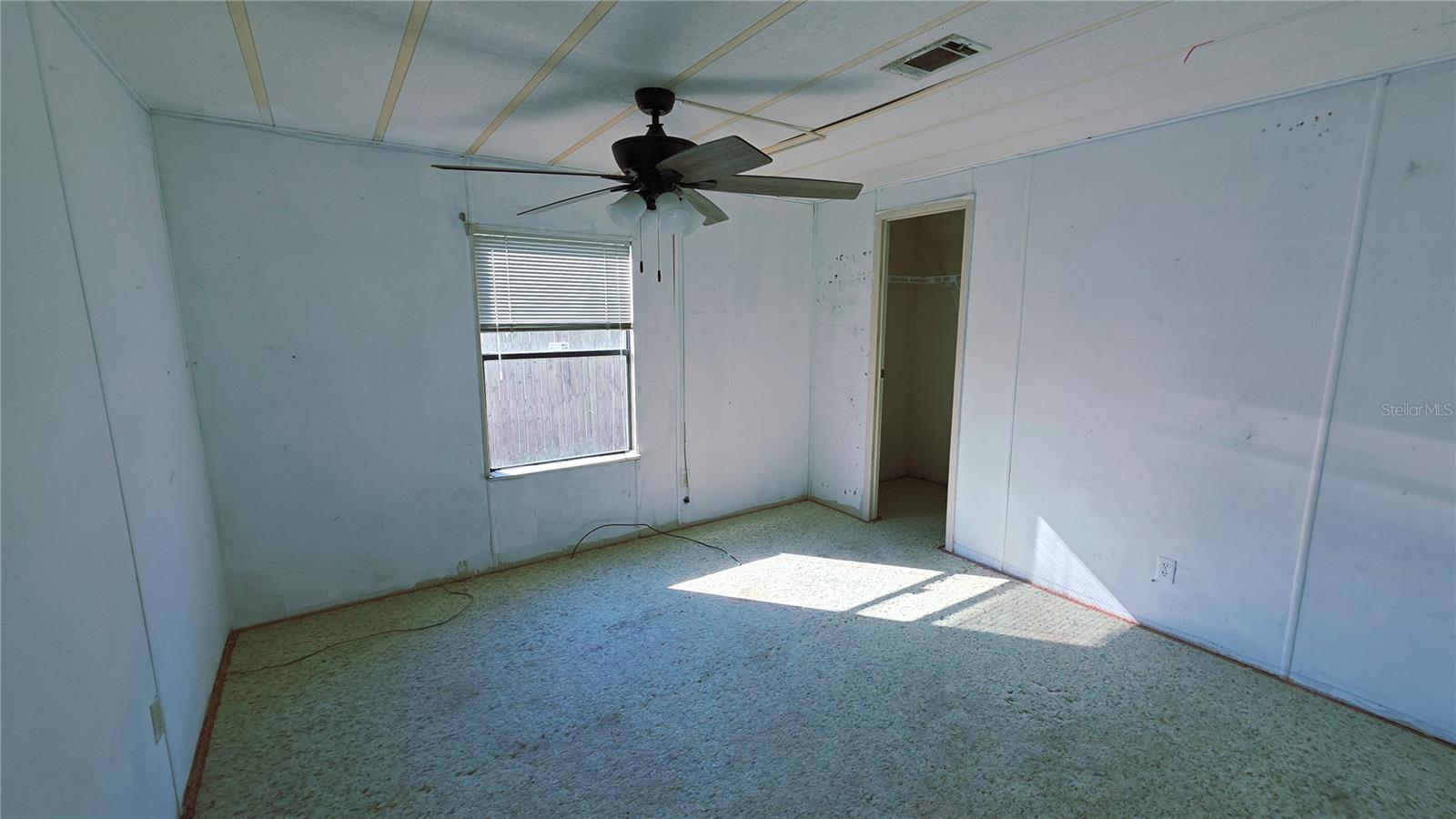 VILLAGE UNIT 04 LAKELAND - Residential