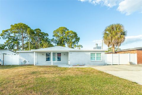 Photo of 8207 Tanglewood Lane, Tampa, FL 33615 (MLS # TB8439016)