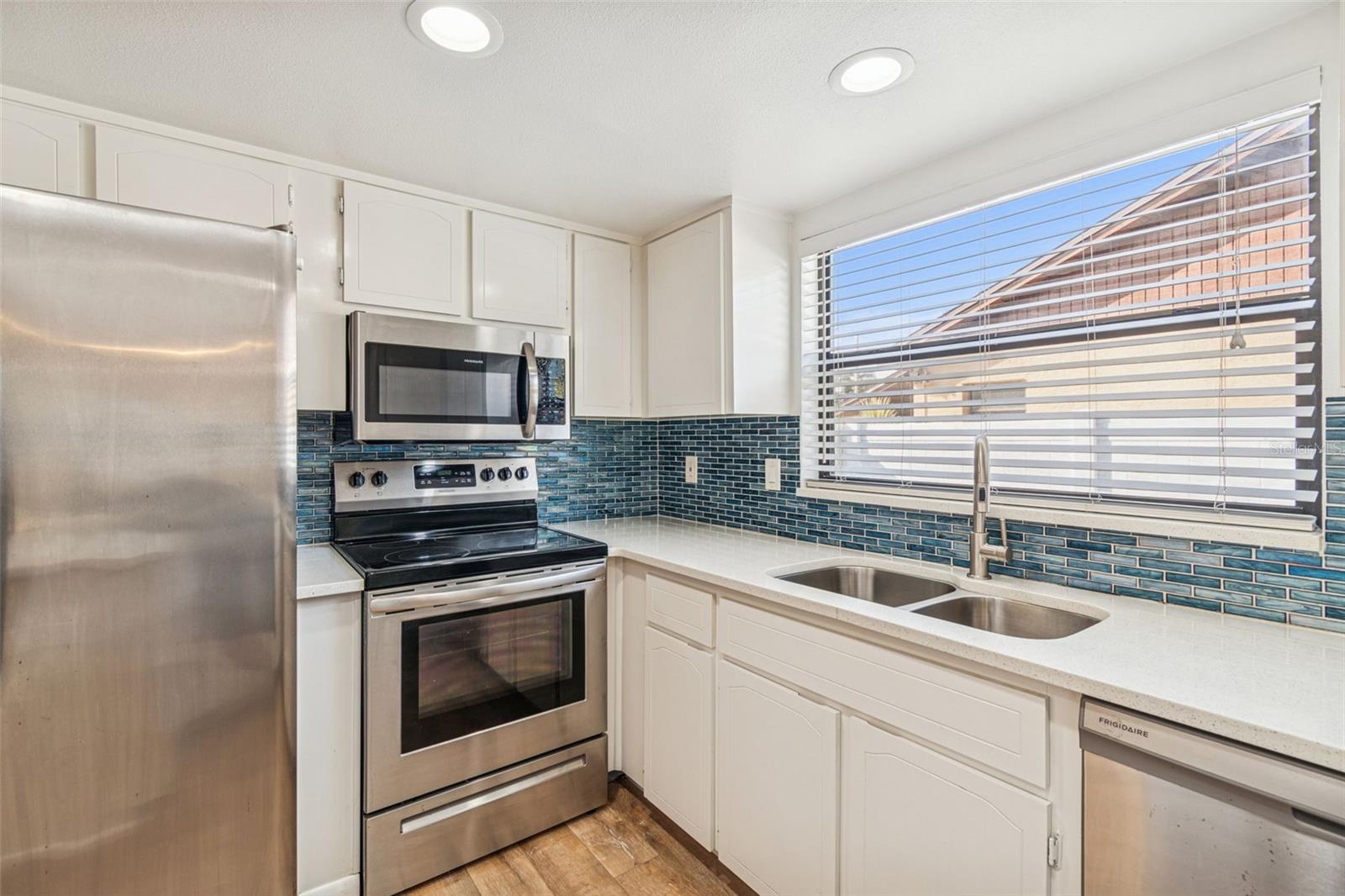 HOLIDAY LAKES WEST - Residential