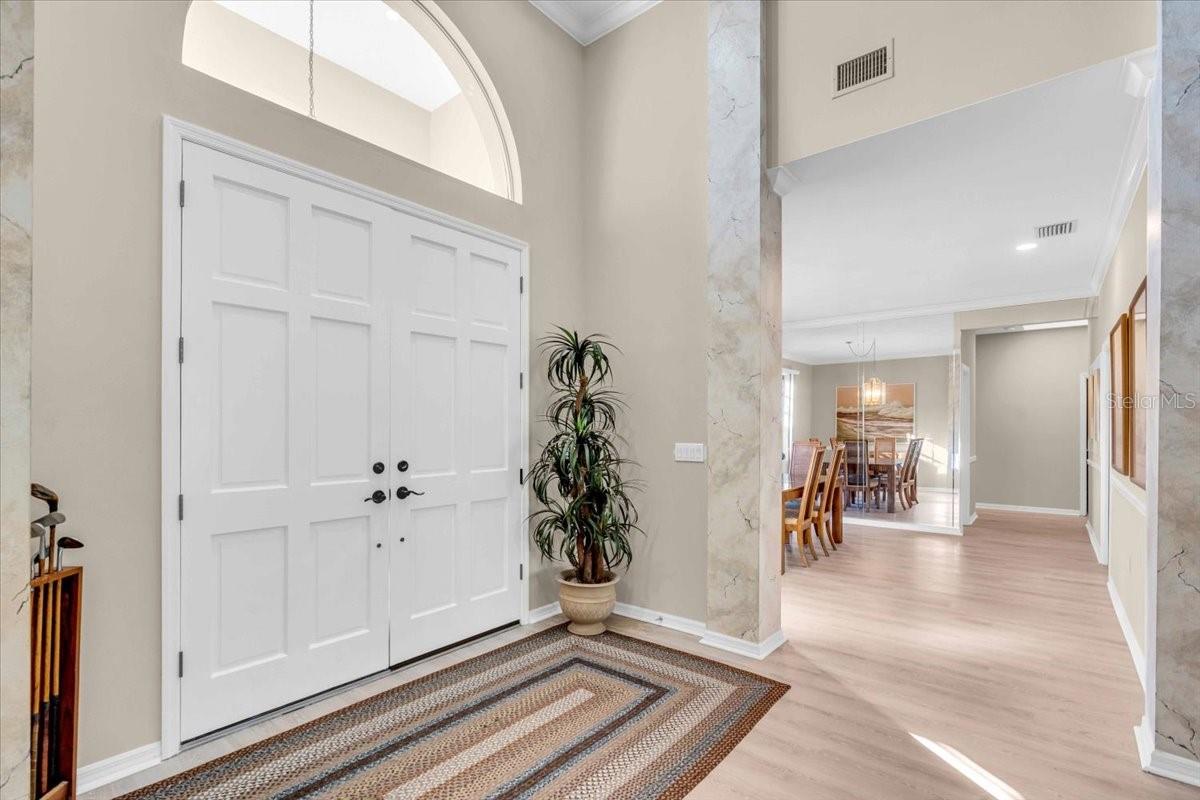 3113 LAKESIDE CIRCLE