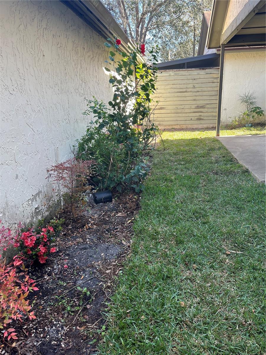 SWEETWATER OAKS II A CONDOMINI - Residential Lease