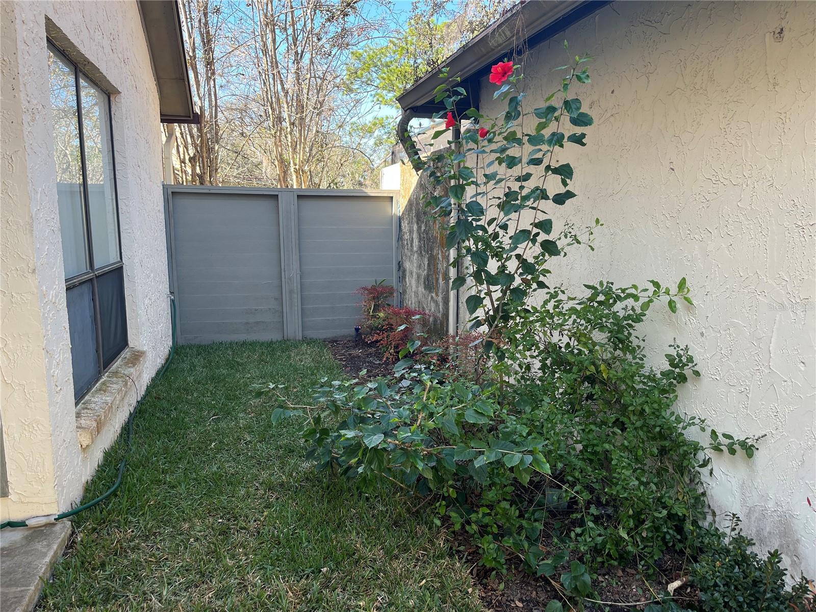 SWEETWATER OAKS II A CONDOMINI - Residential Lease