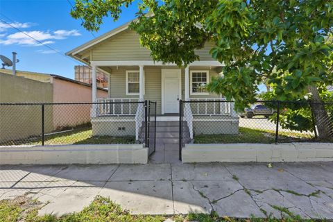 Photo of 2310 W Arch Street, Tampa, FL 33607 (MLS # TB8439181)