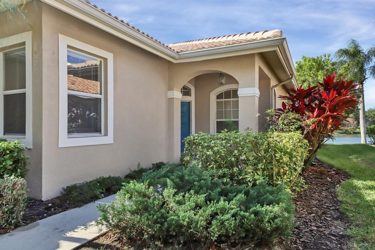 6714 HICKORY HAMMOCK CIRCLE