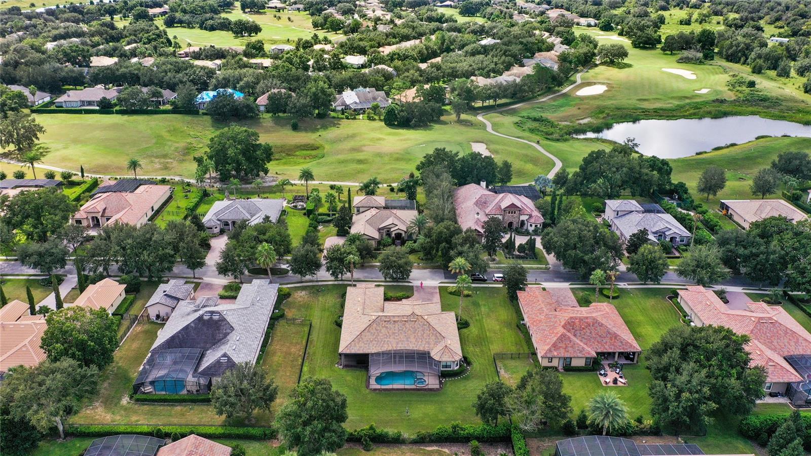 HEATHROW COUNTRY ESTATE HOMES - Residential