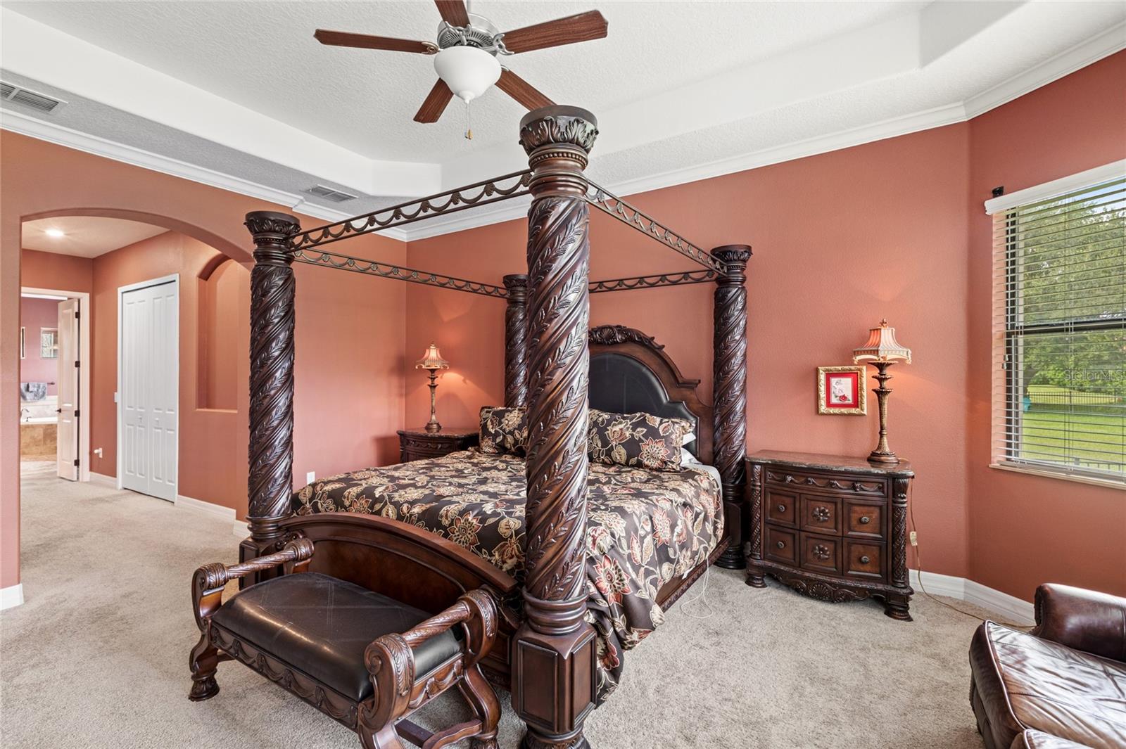 HEATHROW COUNTRY ESTATE HOMES - Residential