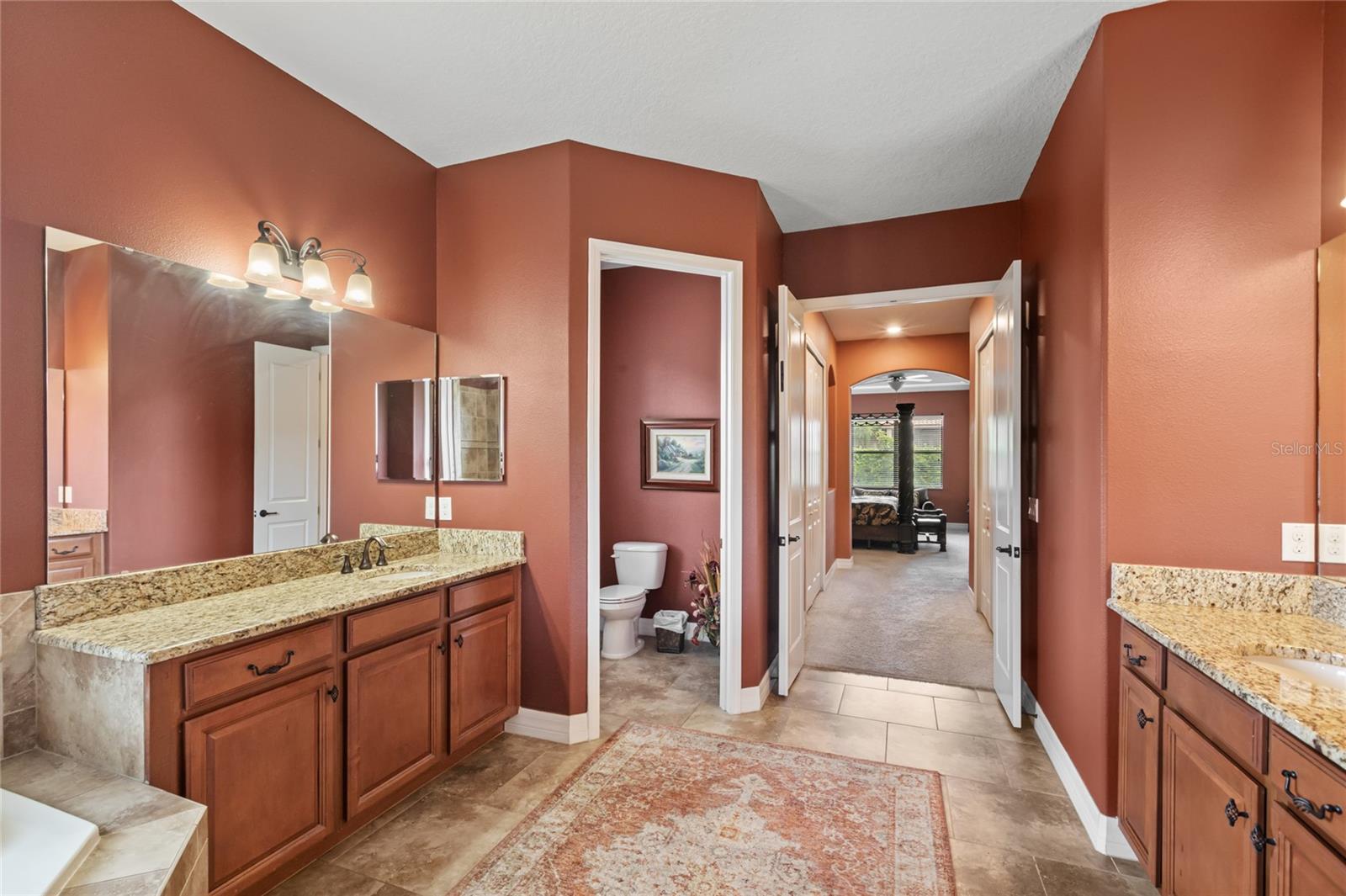 HEATHROW COUNTRY ESTATE HOMES - Residential