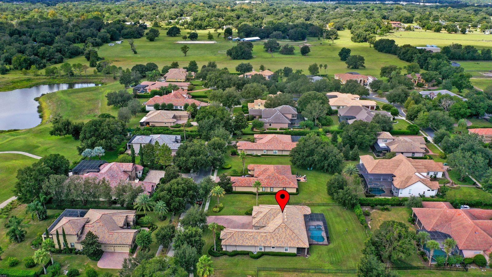 HEATHROW COUNTRY ESTATE HOMES - Residential