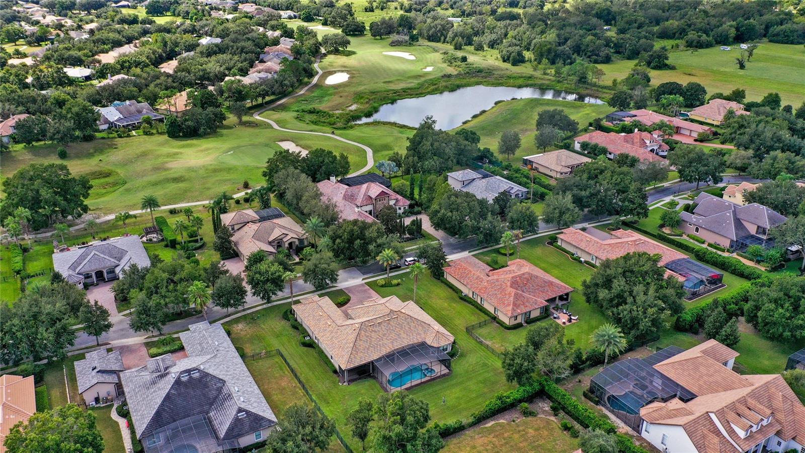 HEATHROW COUNTRY ESTATE HOMES - Residential