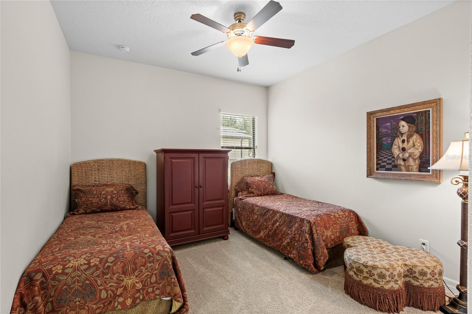 HEATHROW COUNTRY ESTATE HOMES - Residential