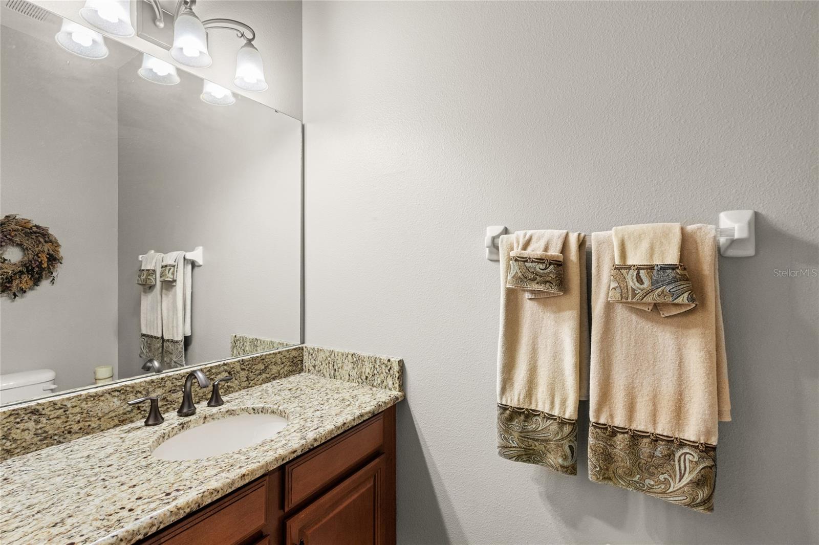 HEATHROW COUNTRY ESTATE HOMES - Residential