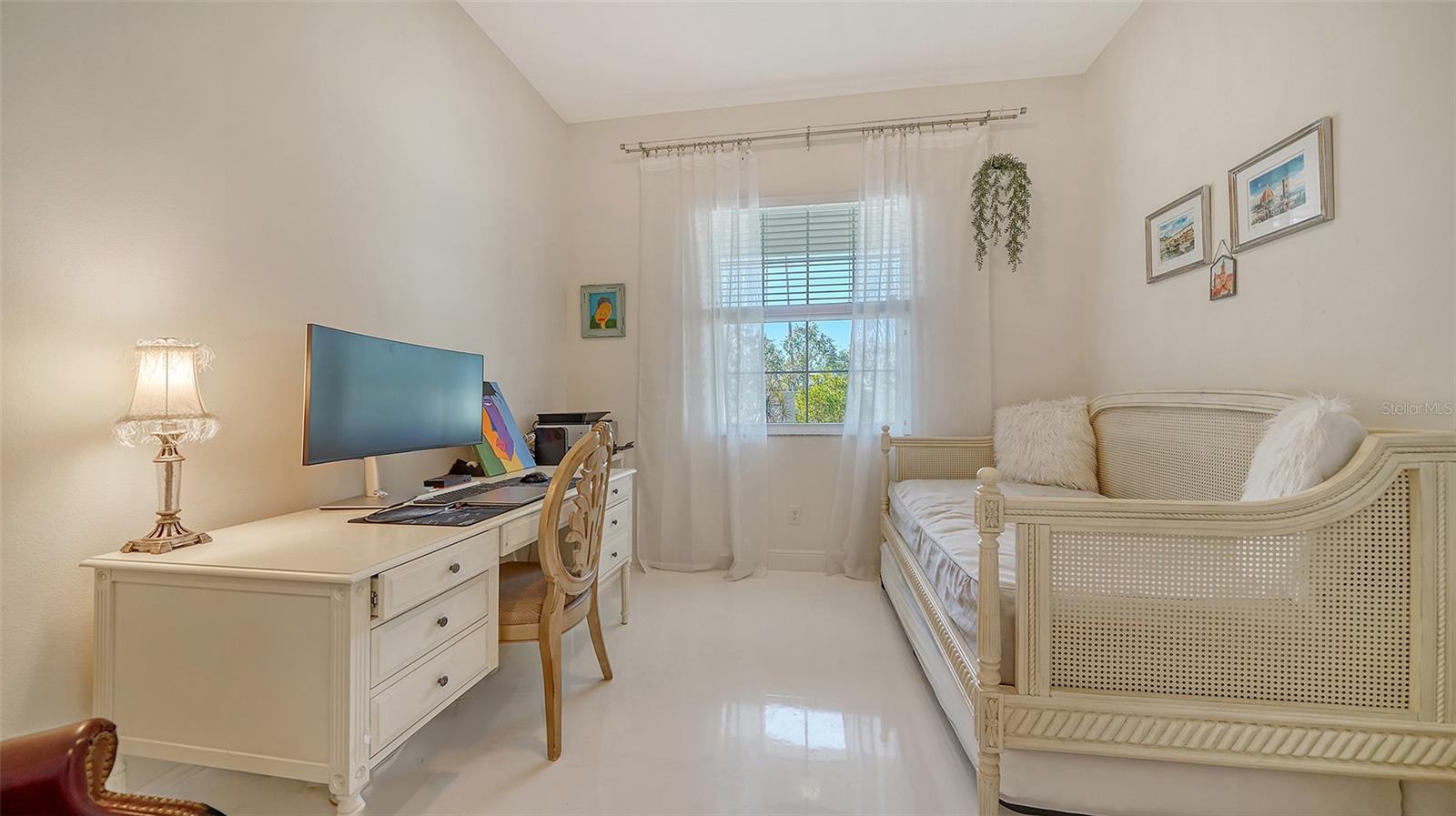 PALMA SOLA PARK - Residential Lease