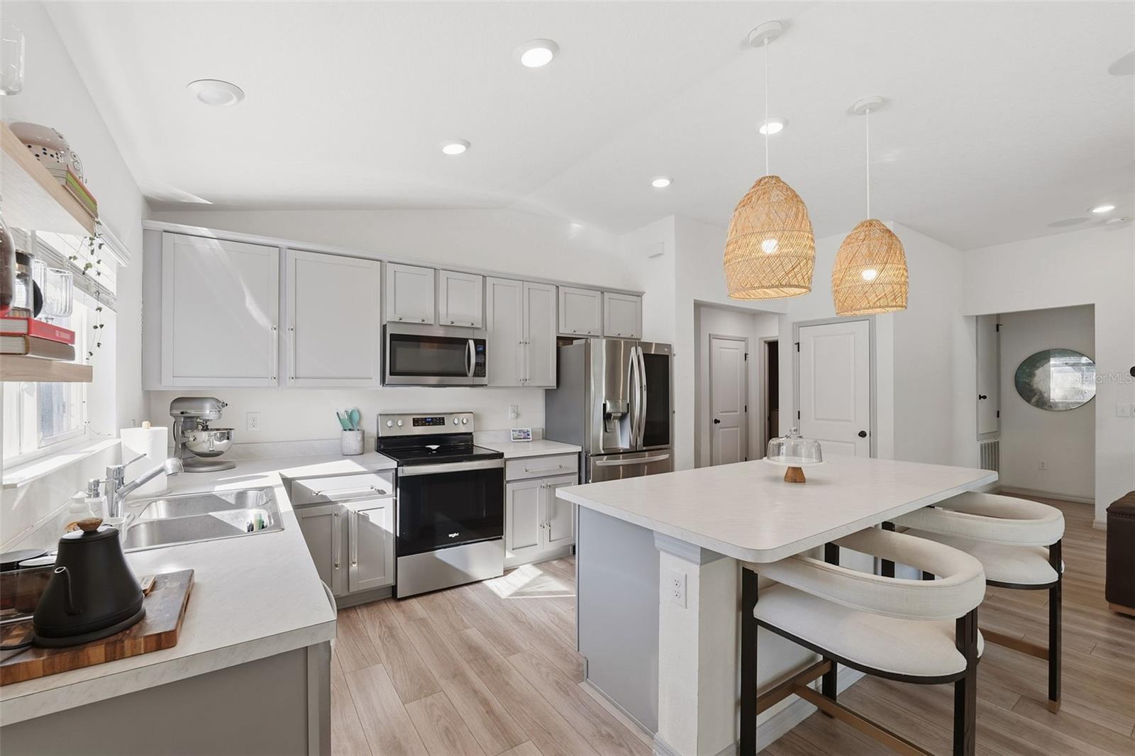 LEGENDS POINTE - Residential