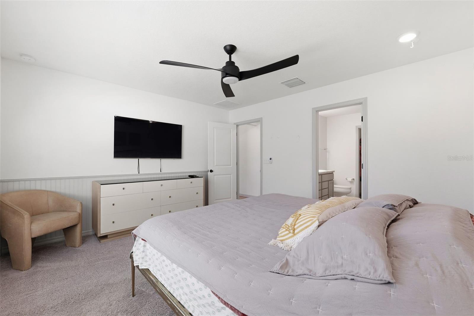 LEGENDS POINTE - Residential