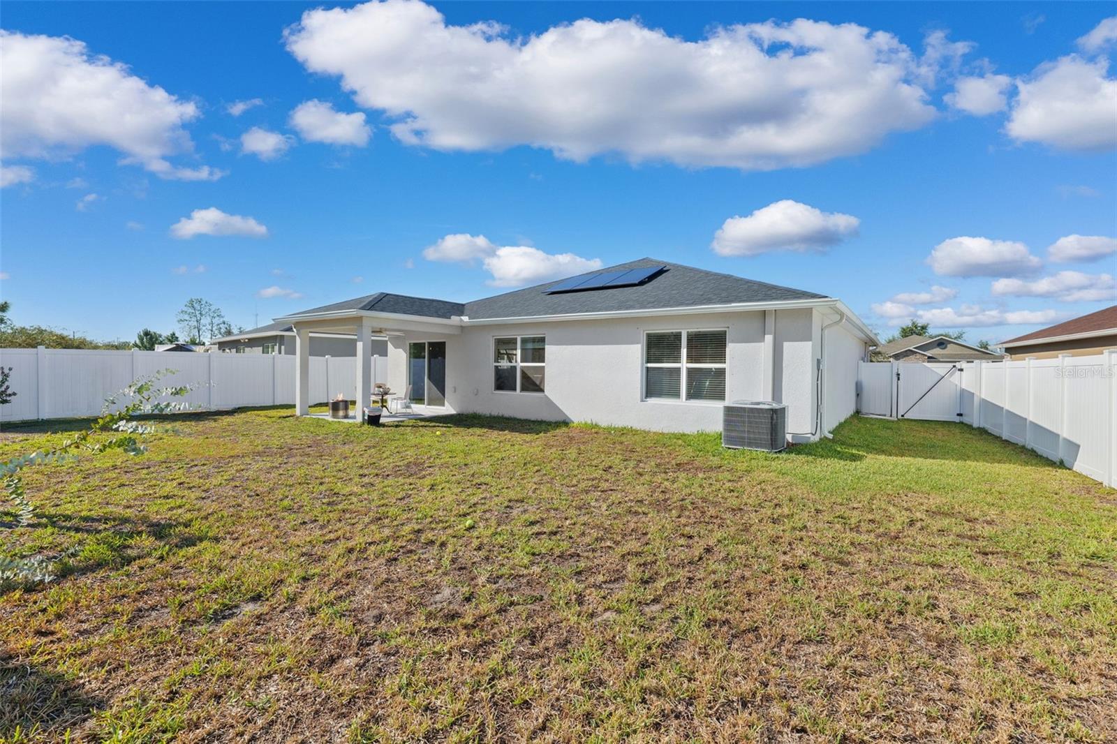 LEGENDS POINTE - Residential