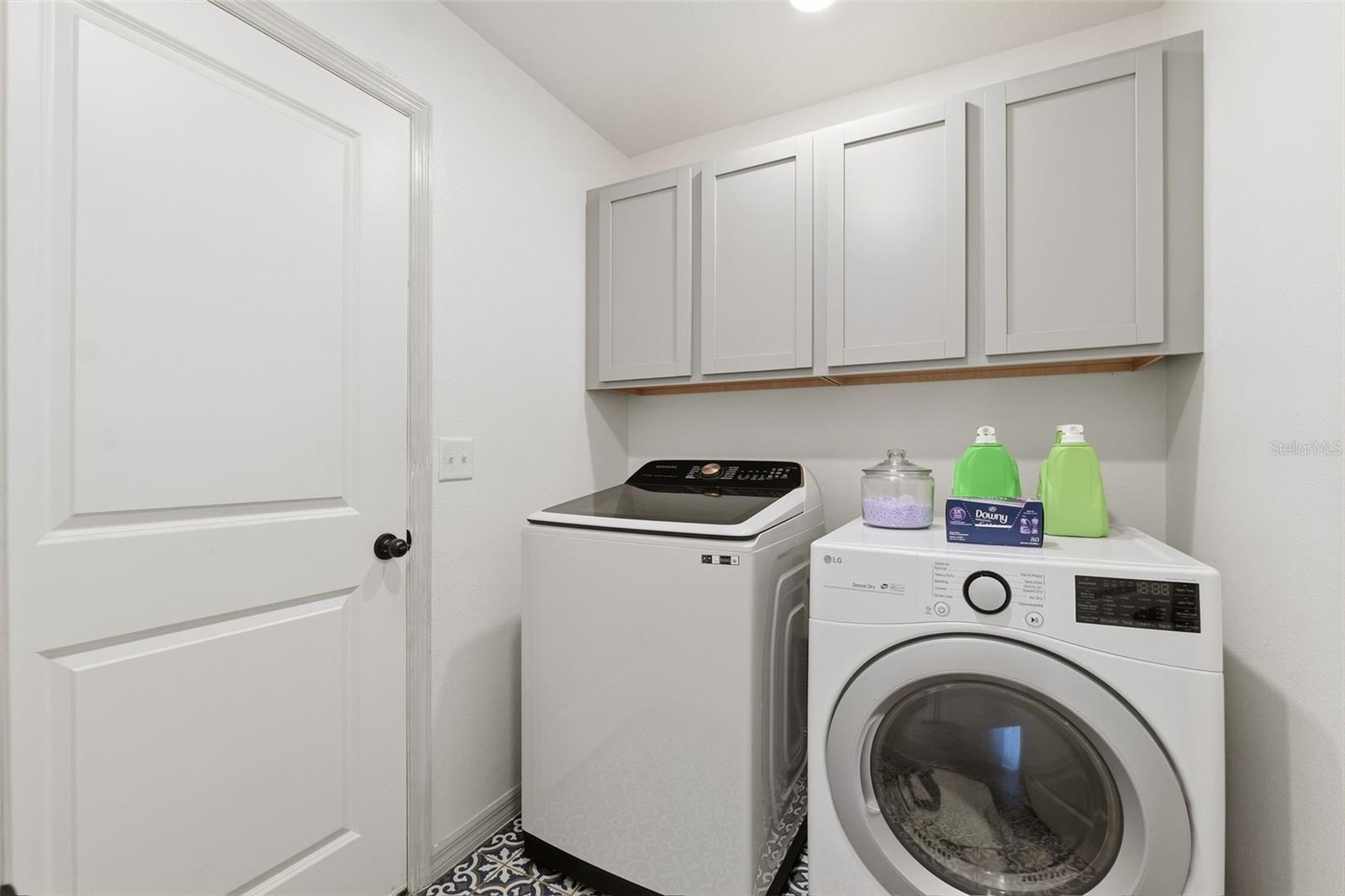 LEGENDS POINTE - Residential