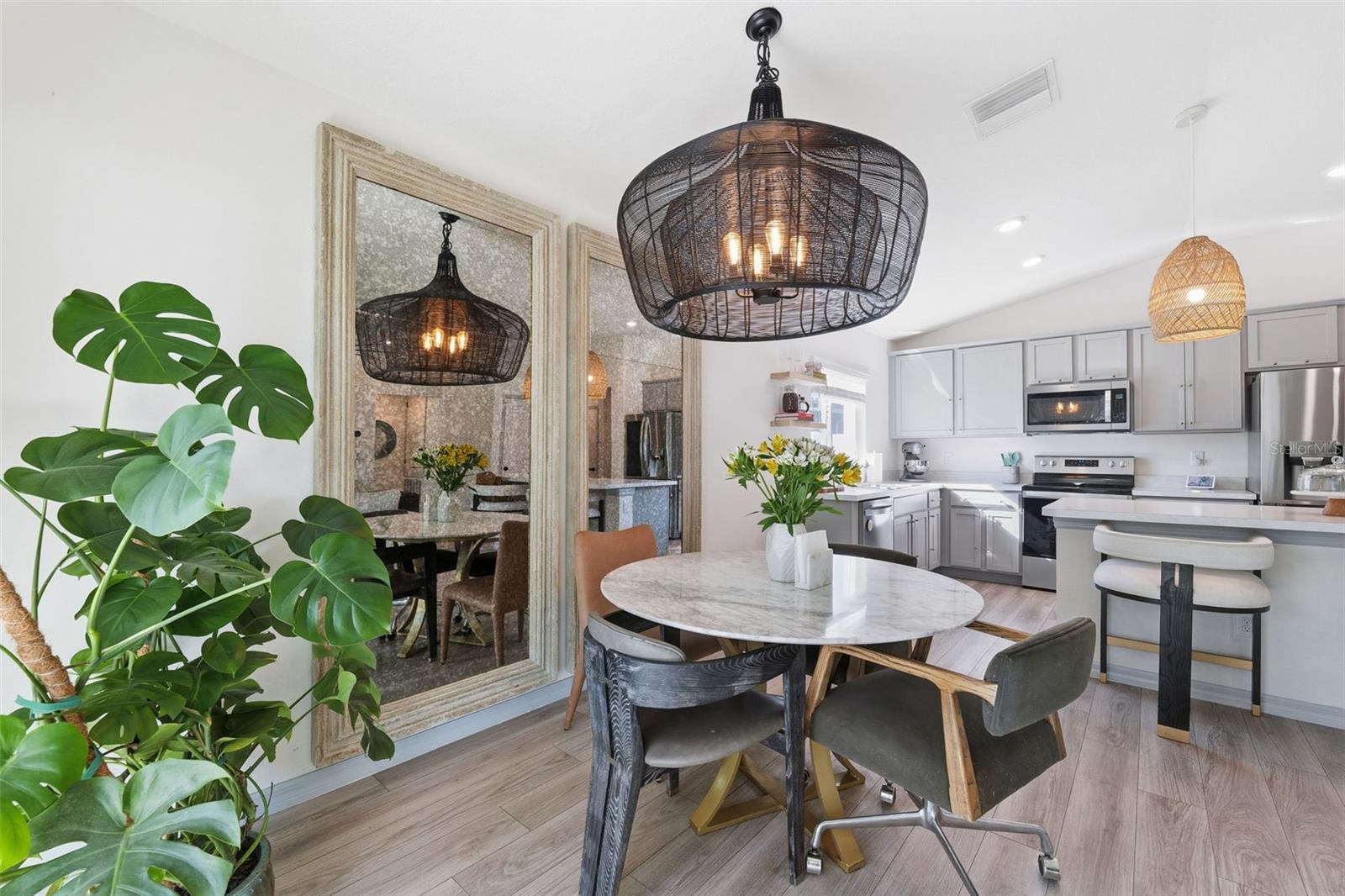 LEGENDS POINTE - Residential