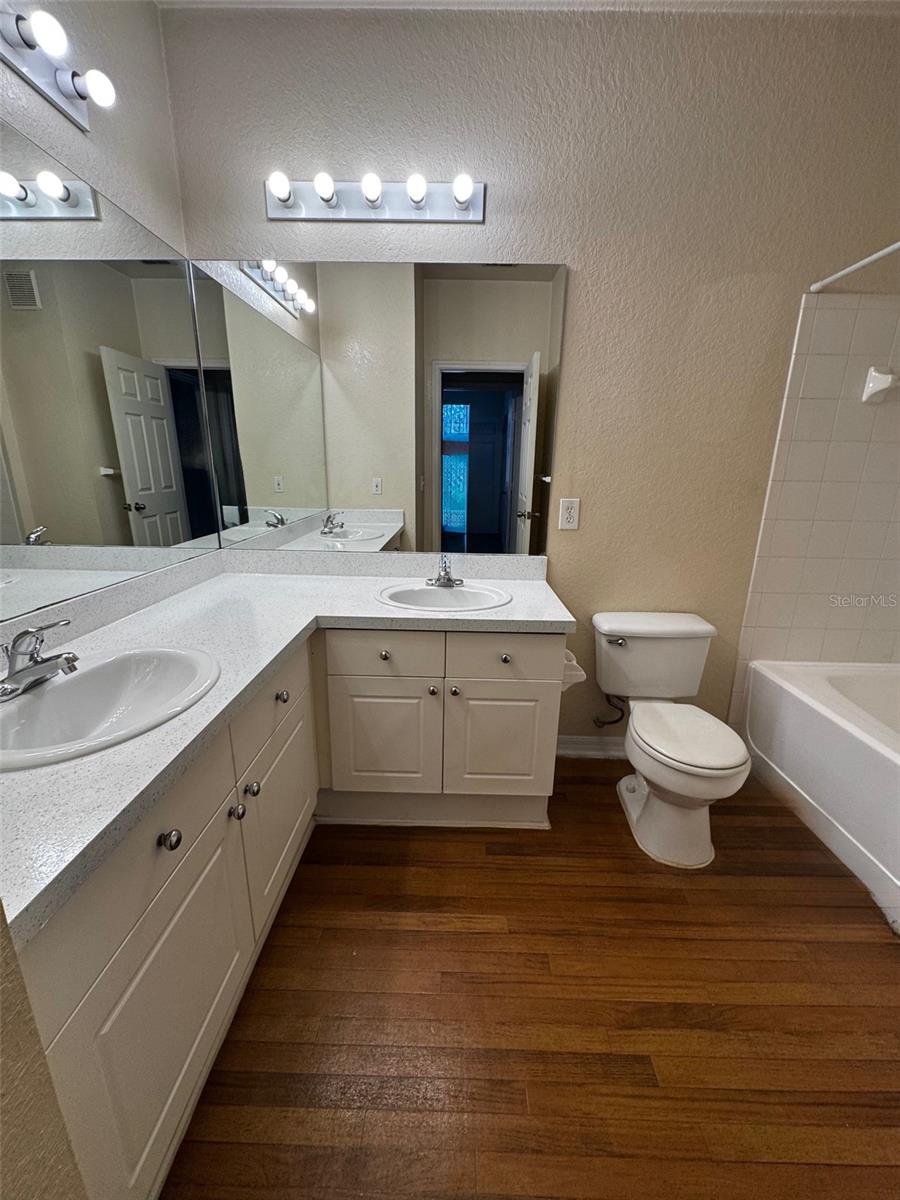 THE ENCLAVE AT RICHMOND PLACE - Residential Lease