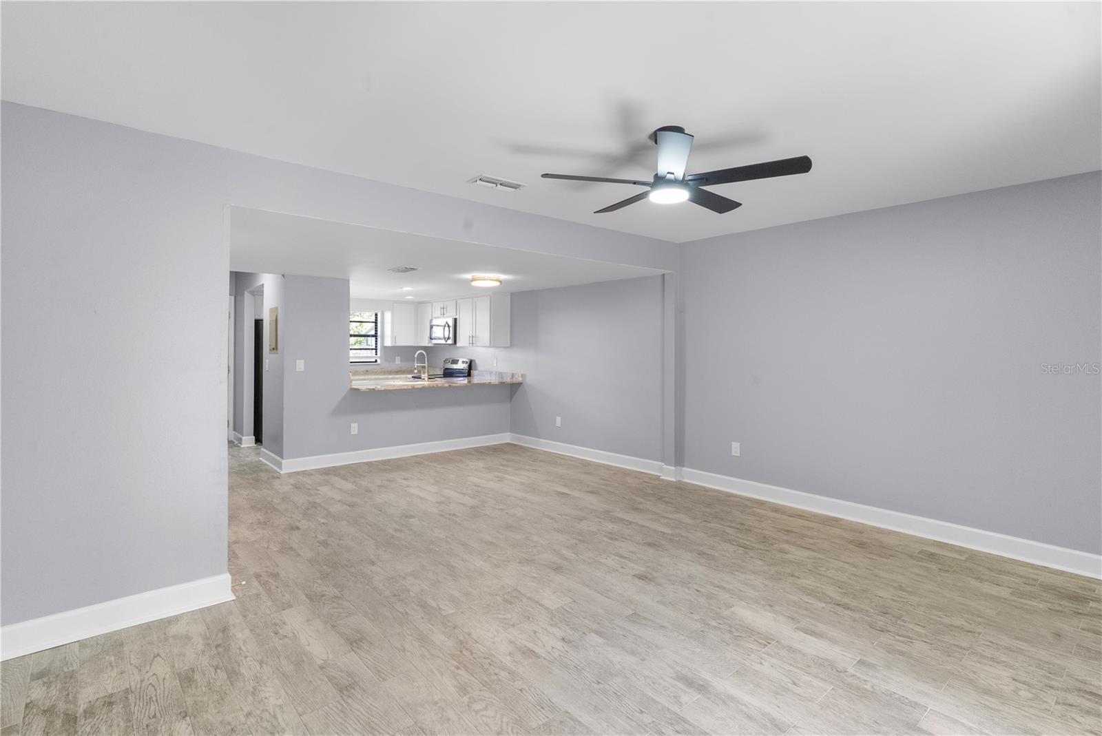 CARROLLWOOD OAKS - Residential Lease