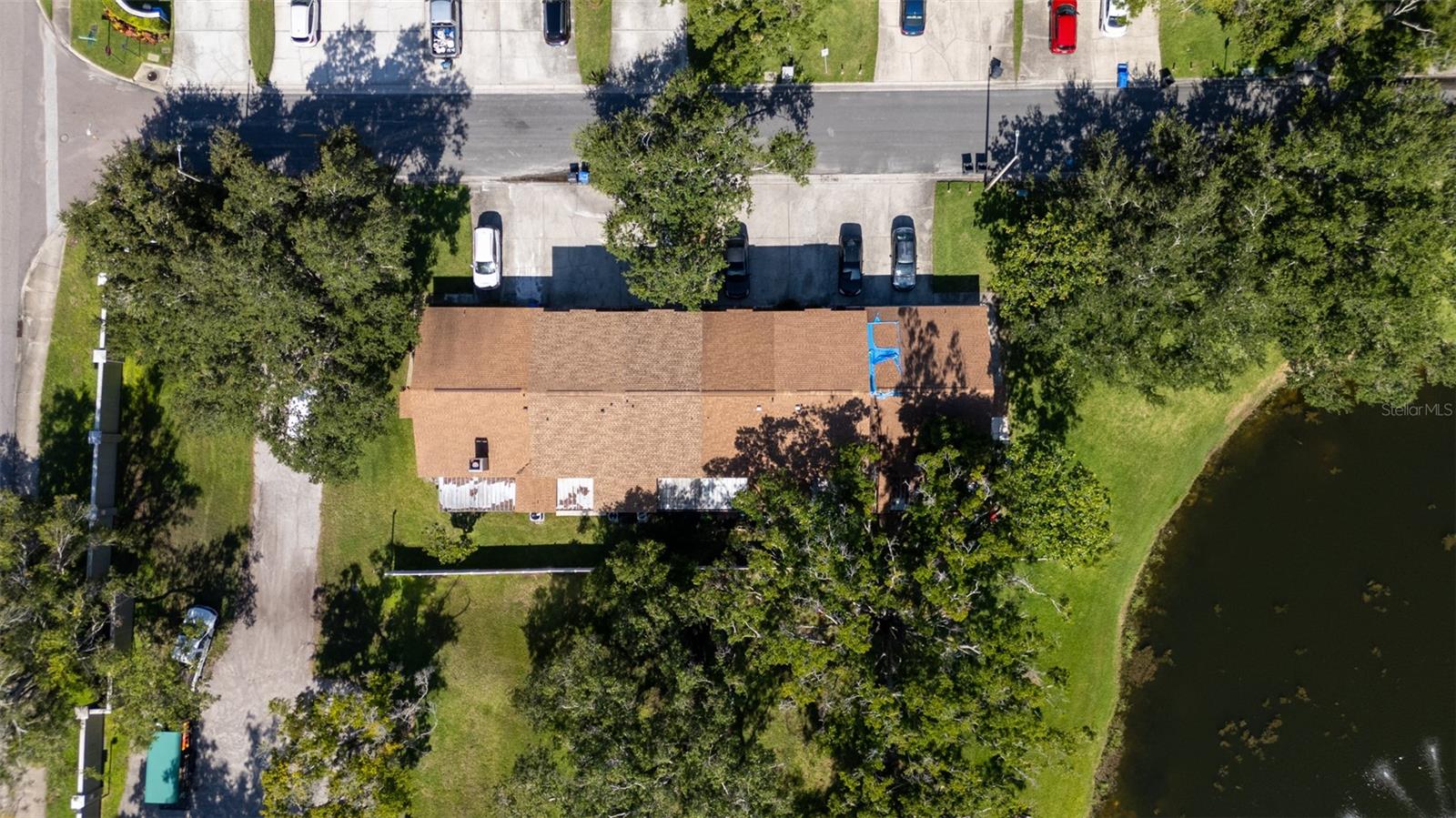CARROLLWOOD OAKS - Residential Lease