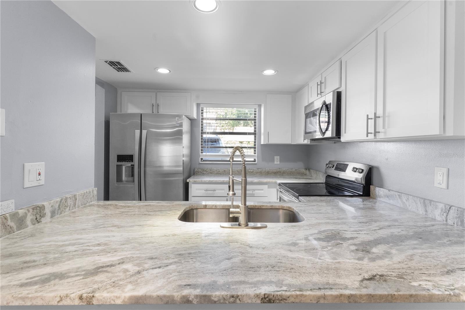 CARROLLWOOD OAKS - Residential Lease