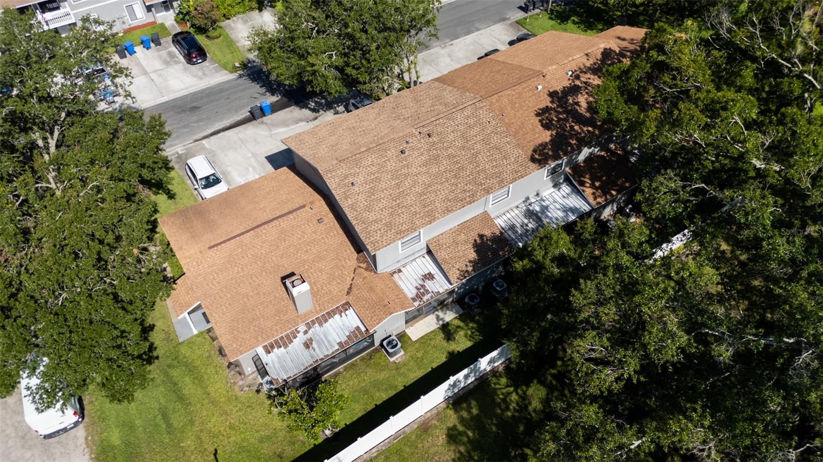 CARROLLWOOD OAKS - Residential Lease