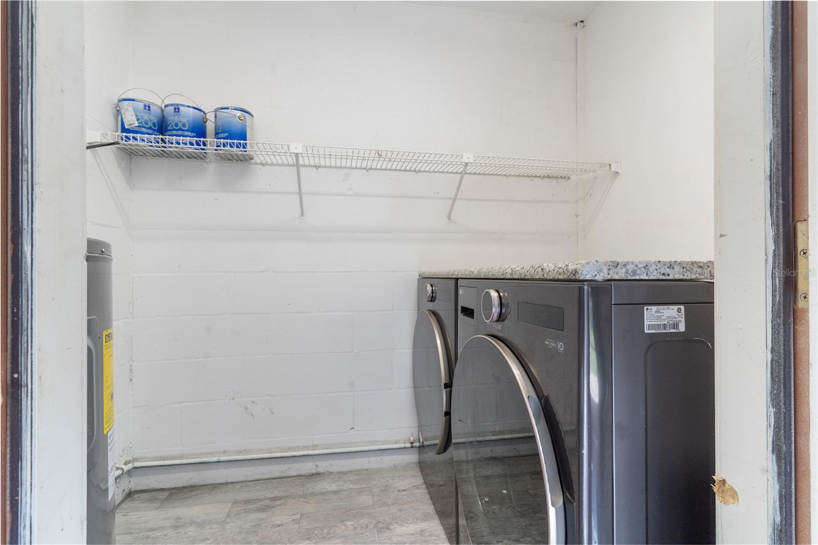 CARROLLWOOD OAKS - Residential Lease