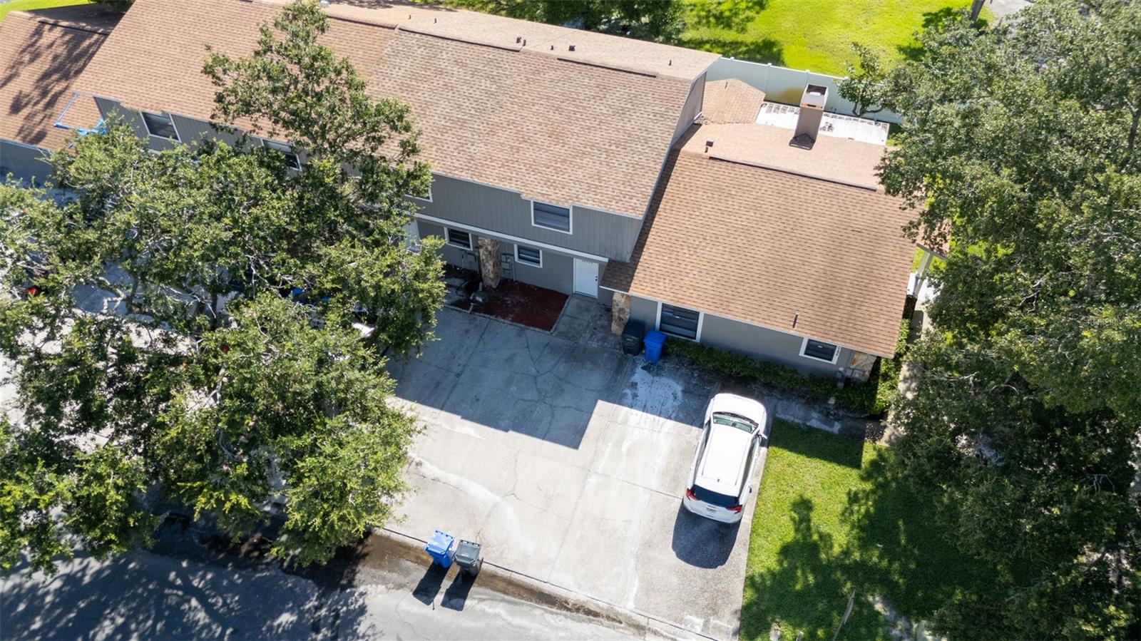 CARROLLWOOD OAKS - Residential Lease