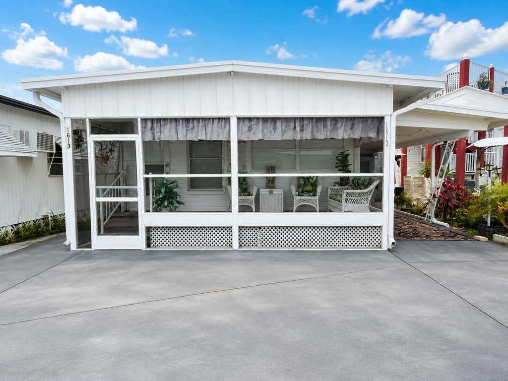 Photo of 1613 Michigan Avenue, Bradenton, FL 34207 (MLS # A4702105)