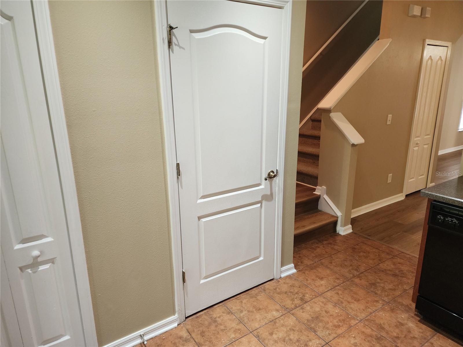 FISHHAWK RANCH TWNHMS PH - Residential Lease