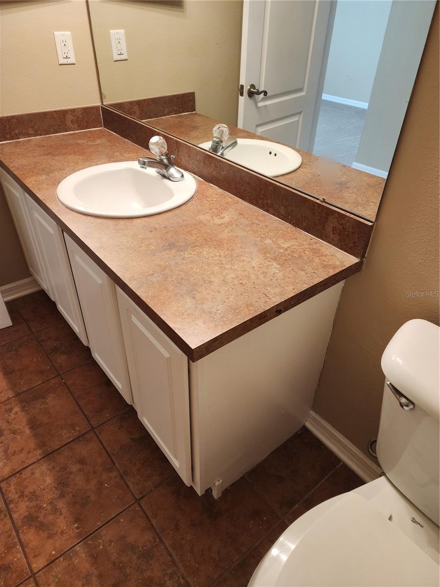 FISHHAWK RANCH TWNHMS PH - Residential Lease