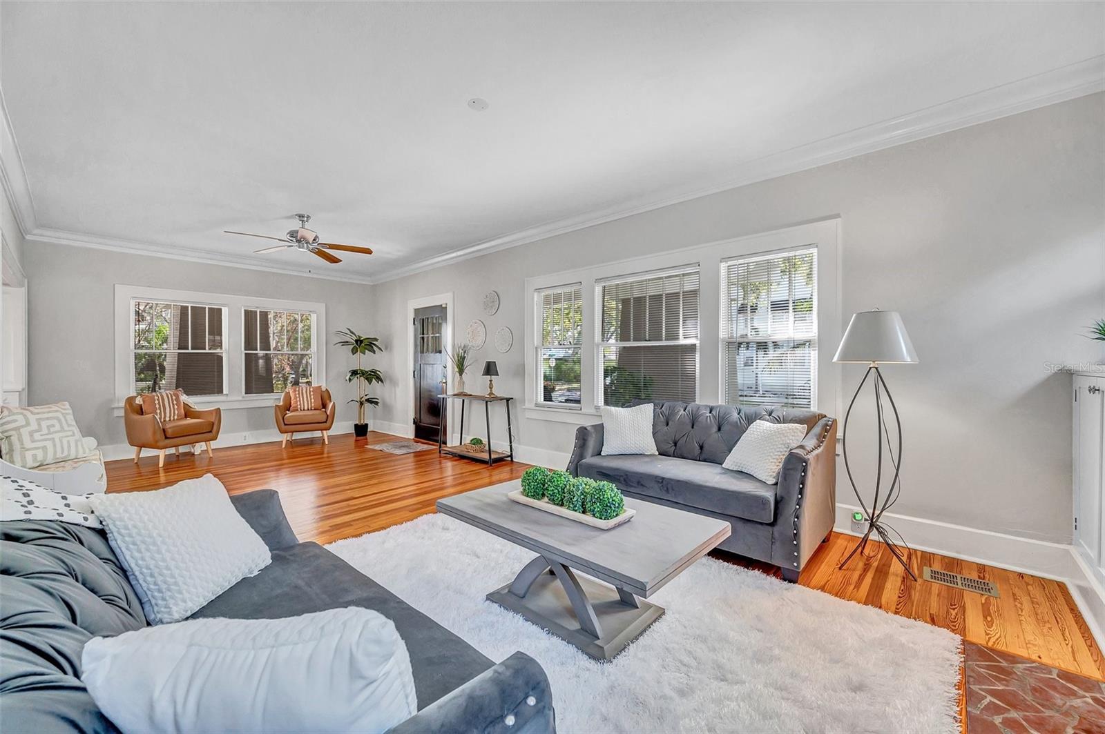 SNELL & HAMLETTS NORTH SHORE ADD - Residential Income