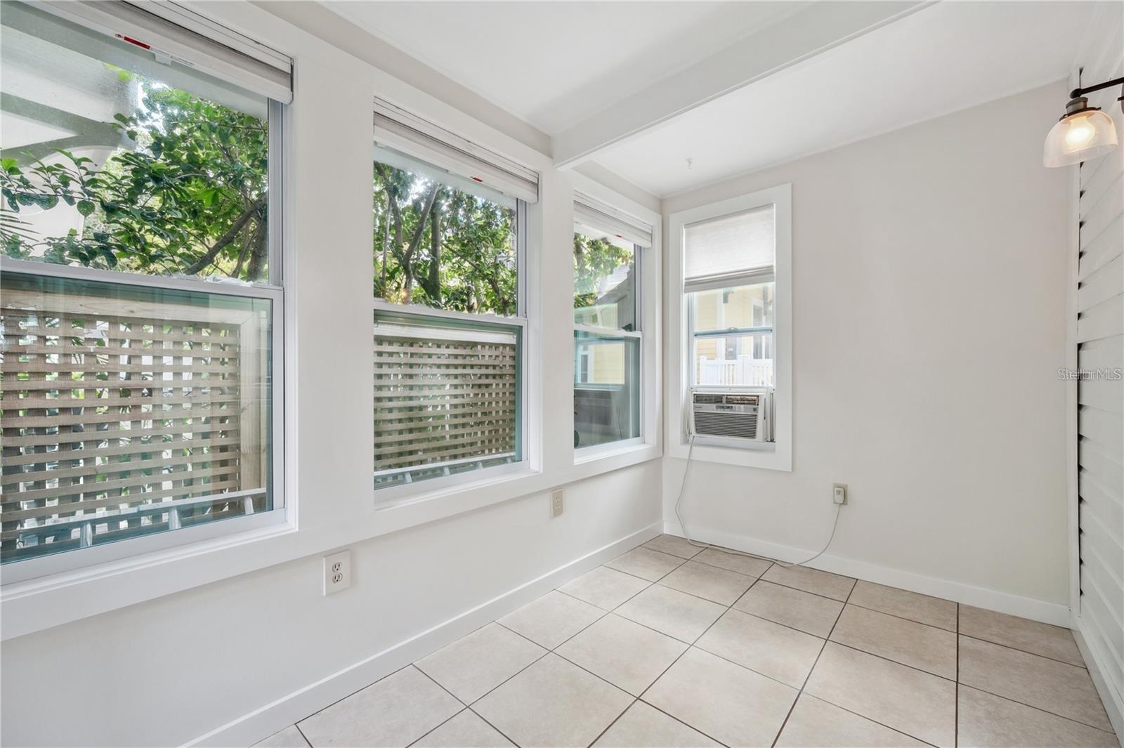SNELL & HAMLETTS NORTH SHORE ADD - Residential Income