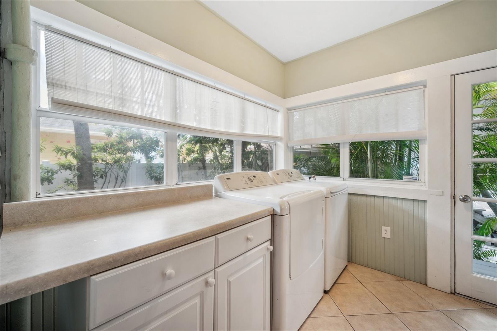 SNELL & HAMLETTS NORTH SHORE ADD - Residential Income
