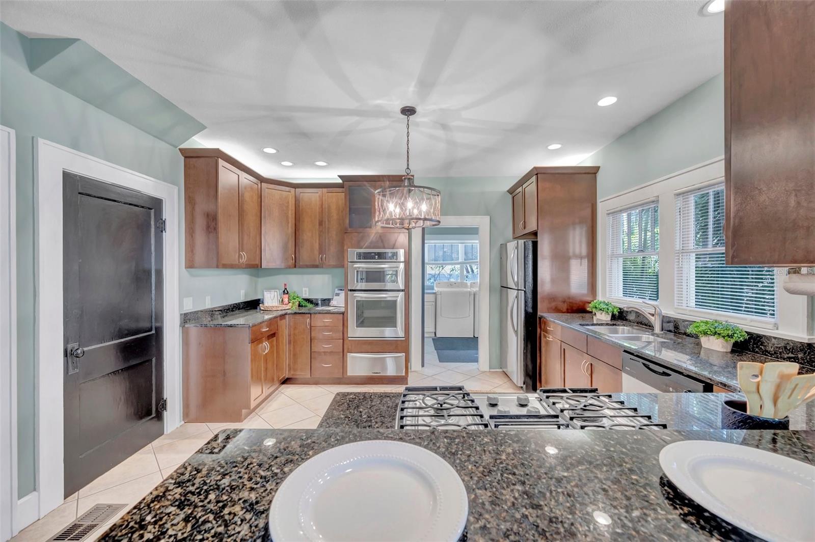 SNELL & HAMLETTS NORTH SHORE ADD - Residential Income