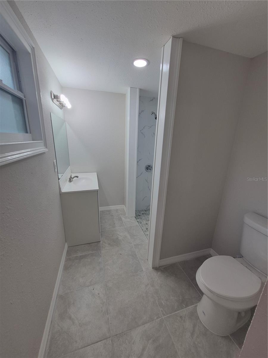 BEVERLY HILLS MARKET AREA - Residential Lease