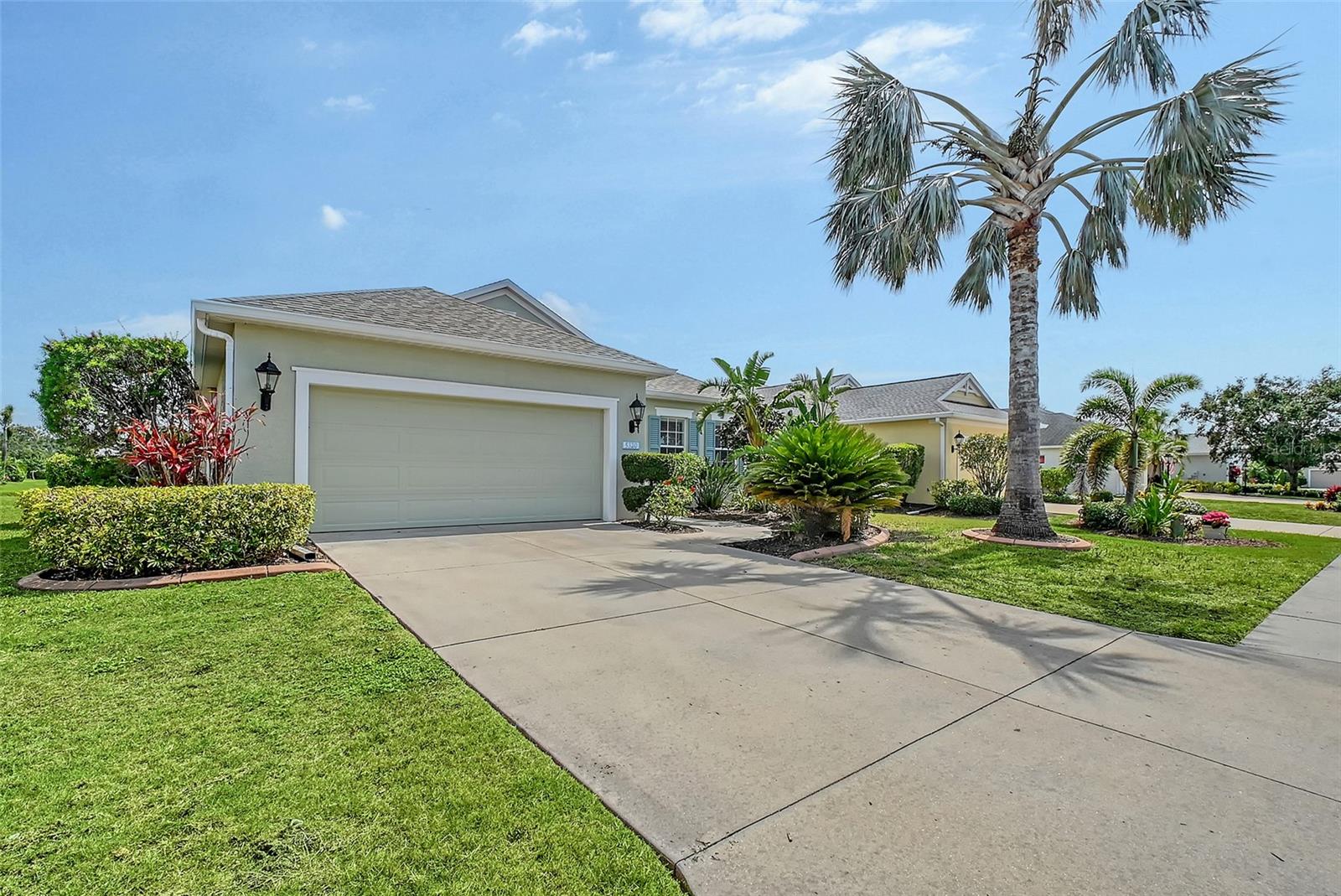 Perfect Single Family Home, 3 bedrooms plus den/office, 2 full bathrooms, 2-car-garage and private pool in gated community of River Sound. This home has it all and is just waiting for the new owner. Brand new roof in 2025 and a HVAC system from 2020. The extended pool area invites you to spend more of your time to enjoy the Florida lifestyle with unobstructed, panoramic view of the pond just of the spacious lanai.
Call for your private tour to explore this opportunity to own in a desirable Bradenton community. All conveniently located near schools, shopping, dining and close to the beaches and I-75.